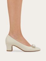 Ferragamo Vara bow block heel pump - Image 4